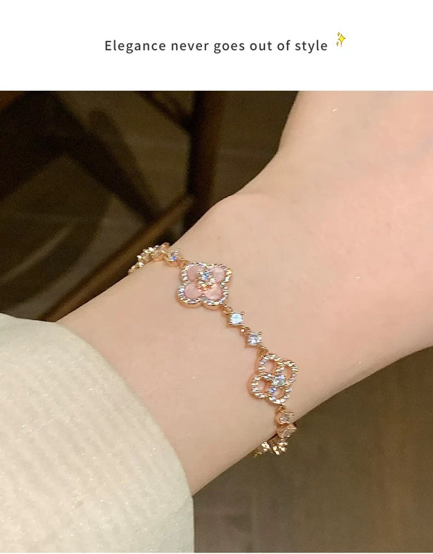 Extra image for Diamond Bloom Bracelet
