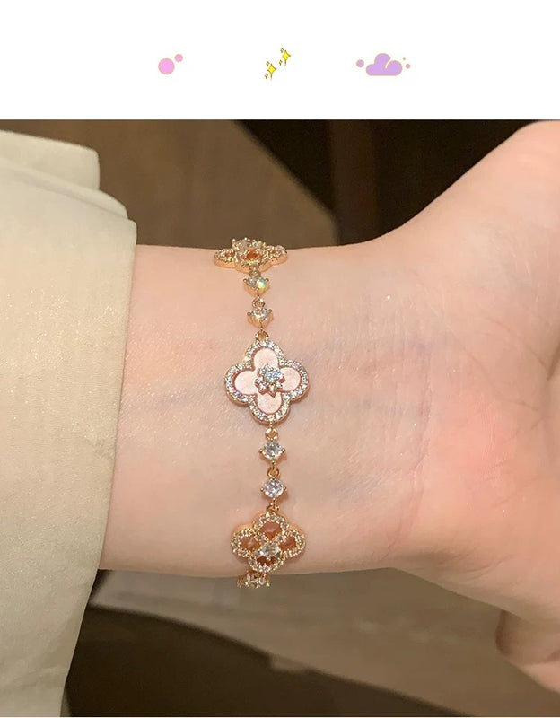 Extra image for Diamond Bloom Bracelet