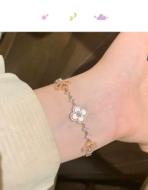 Extra image for Diamond Bloom Bracelet