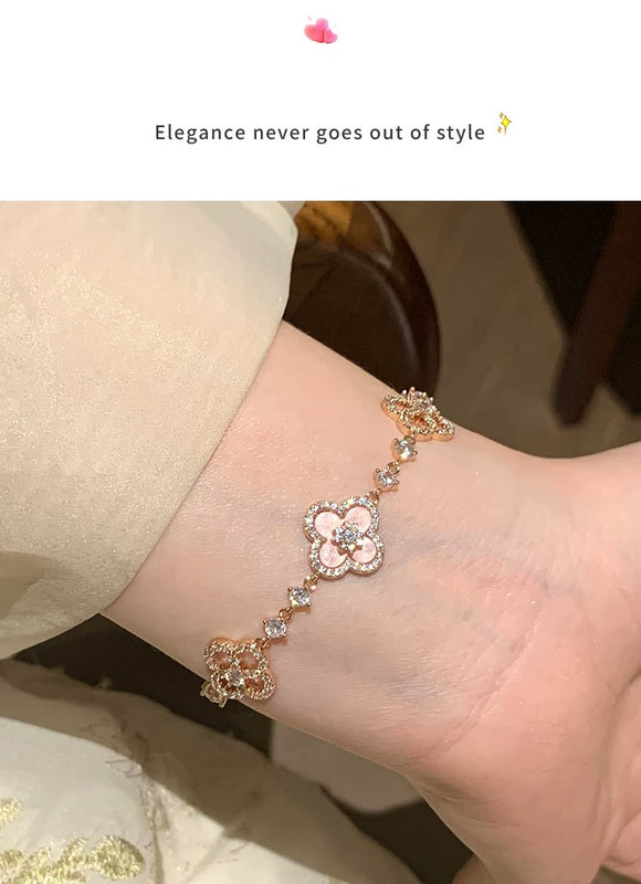 Extra image for Diamond Bloom Bracelet