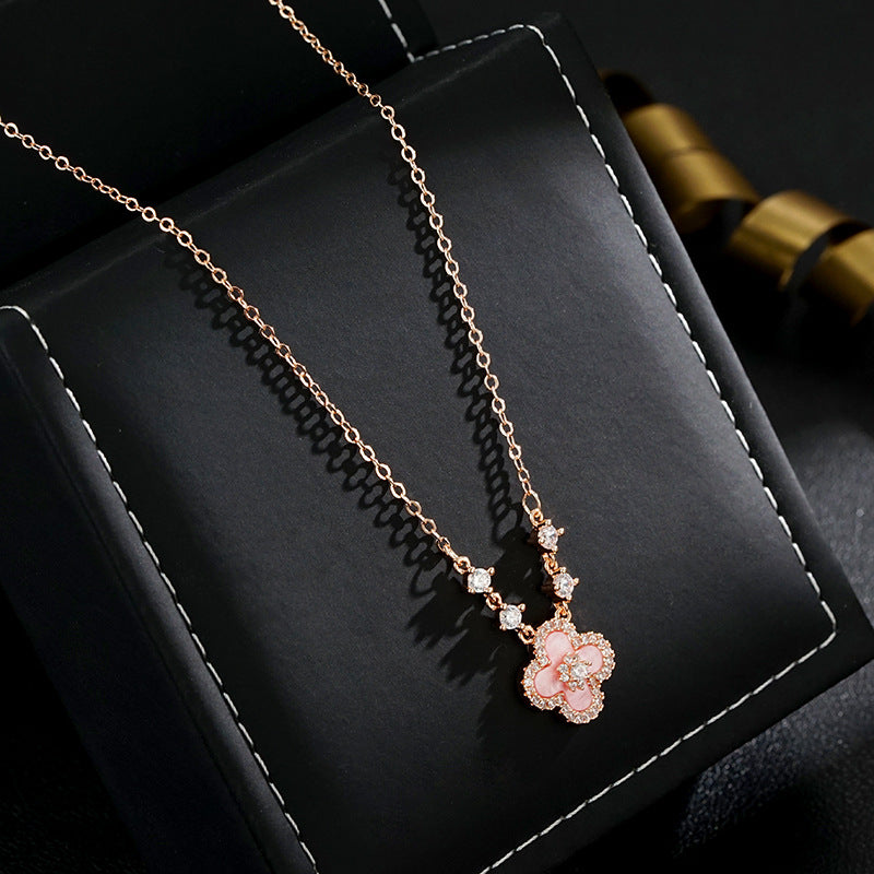 Extra image for Diamond Bloom Necklace
